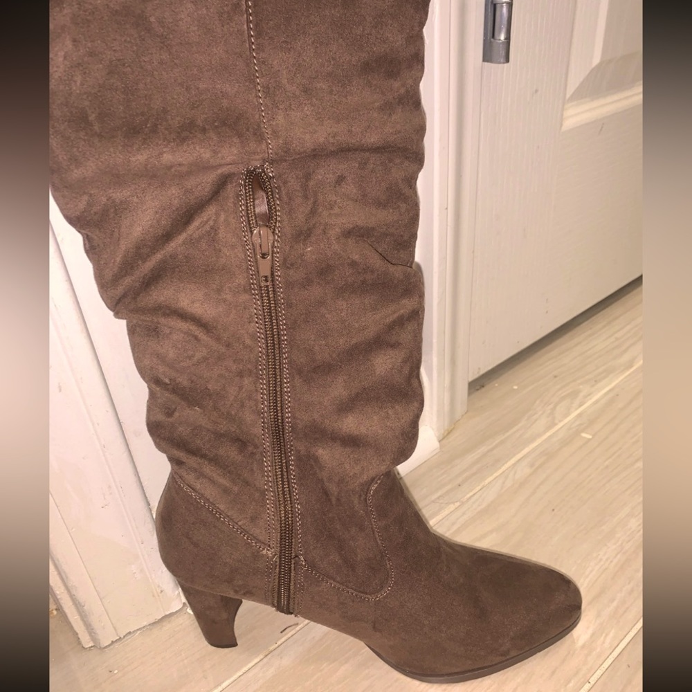 SHOEDAZZLE POINTED TOE STILETTO BOOTS
